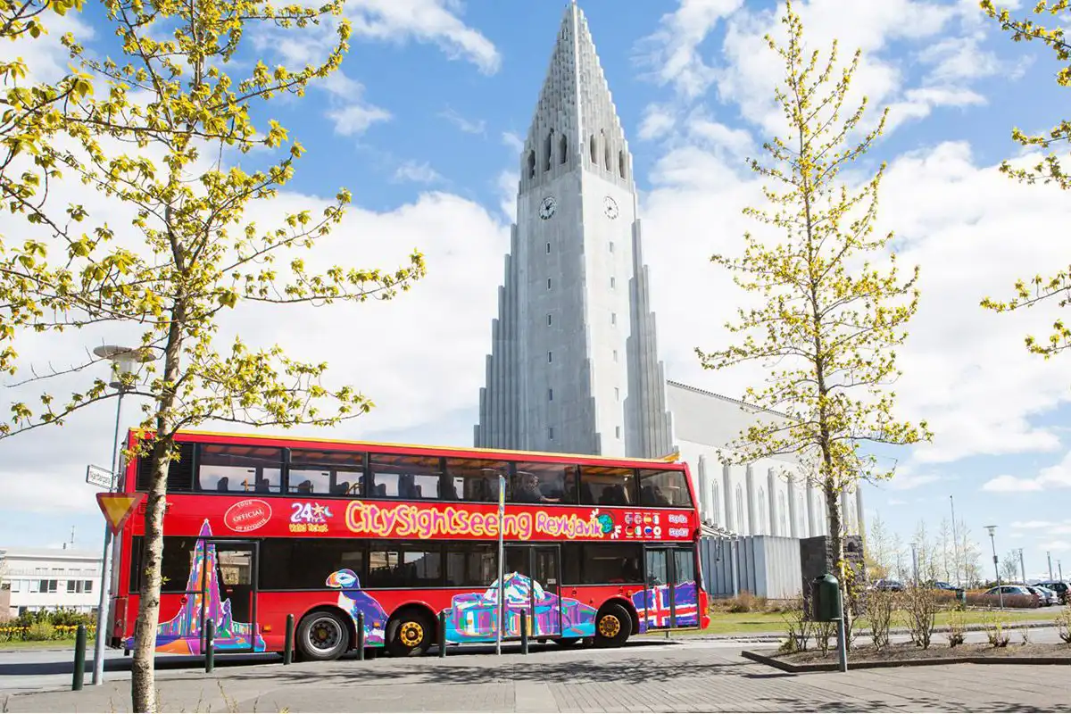 De hop on hop off bus in Reykjavik
